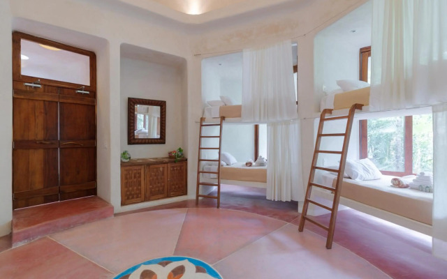 Hotel Holistika