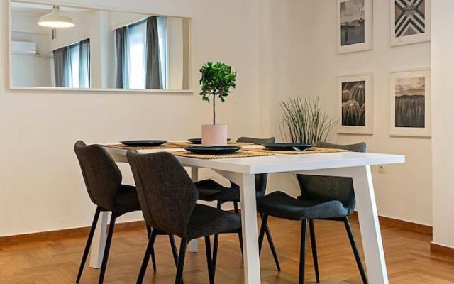 Zan Moreas Beautiful Apt in Koukaki