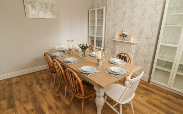 Allium House