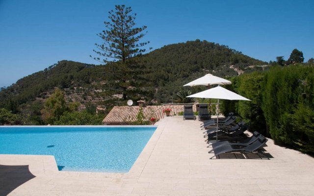 Villa With 6 Bedrooms in Estellencs, With Wonderful sea View, Private