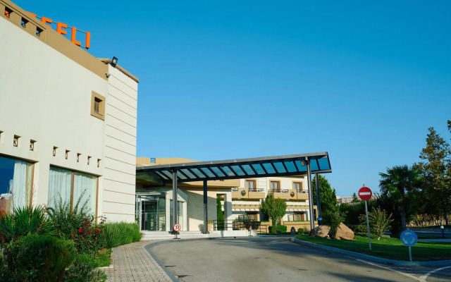 Nefeli Hotel