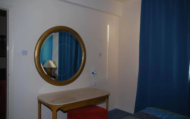 The Caravel Hotel
