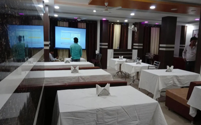 Vinayak Palace Hoshangabad