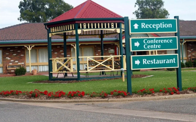 Quality Inn Carriage House