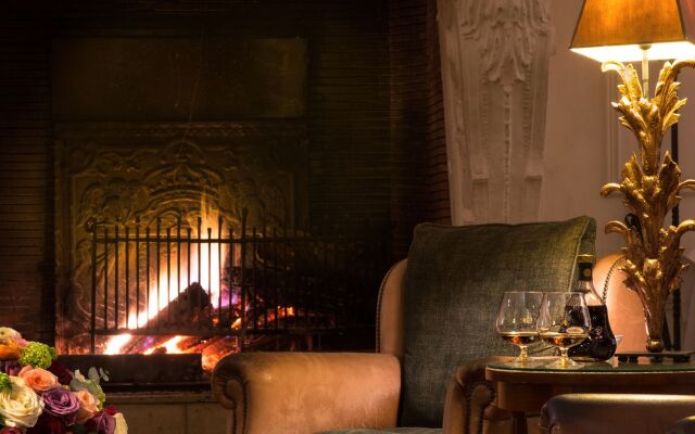 Pavillon Henri IV Hotel Restaurant Gastronomique Terrasse