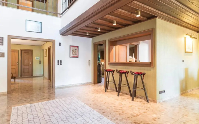 Yes, it is RETRO - Big Villa with Indoor Pool by ichbucheAT