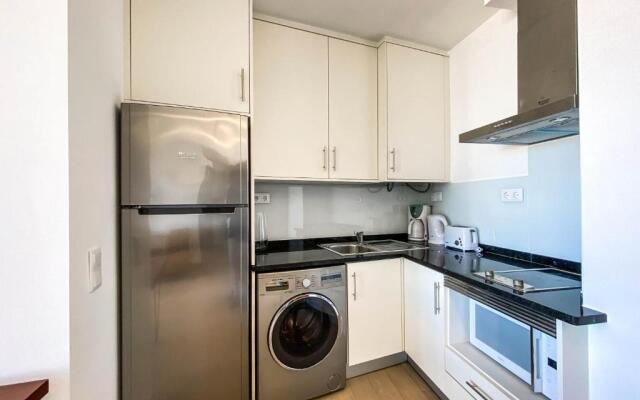 Balcony with Seaview - 1 Bed Apartment
