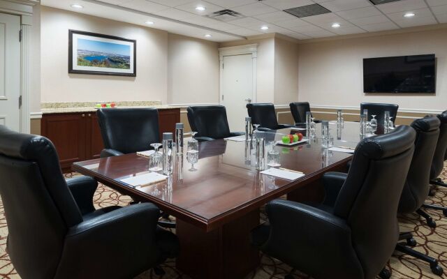 DoubleTree Suites by Hilton Hotel Cincinnati - Blue Ash