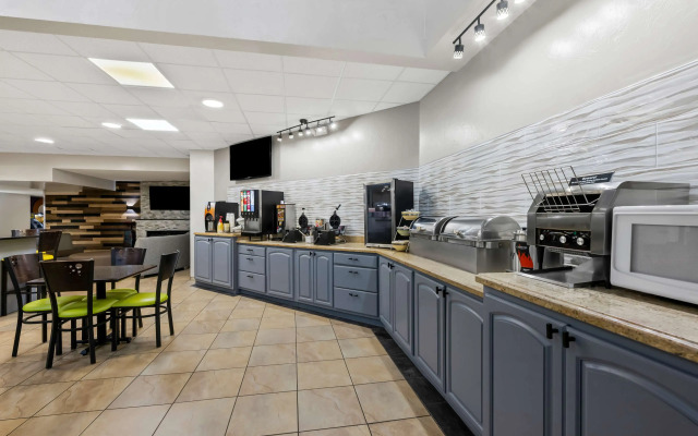 SureStay Plus Hotel by Best Western Lubbock Medical Center
