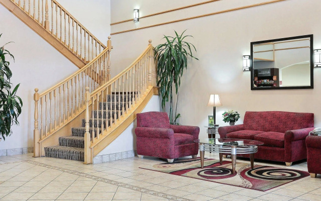 Comfort Suites Airport