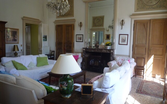 Le Chateau de Plombieres - Dijon