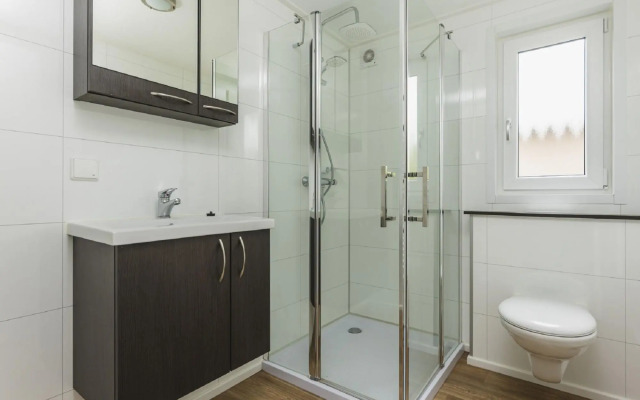 Chalet in Zuna by Tennis Court