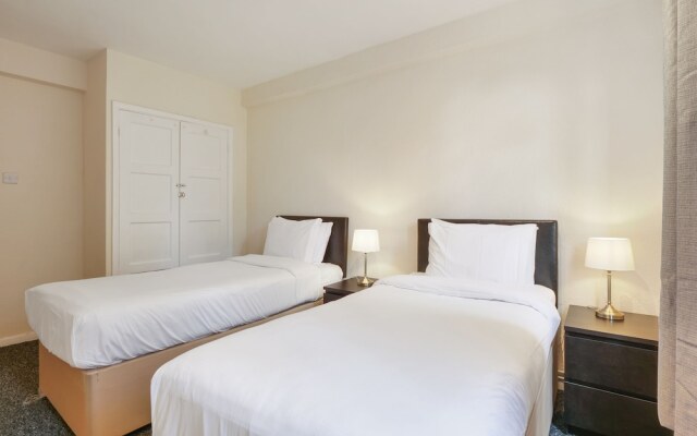 The Xavier Flat by Kasar Stays