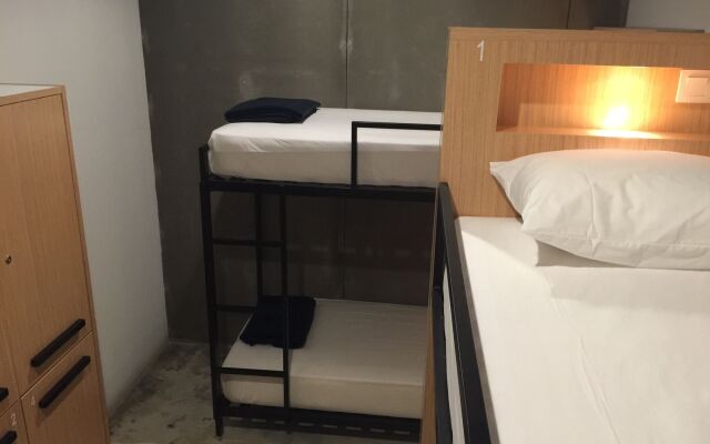 The Frame Guesthouse - Hostel