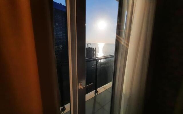 Leo Group Apartment 21-03 Elegance Batumi