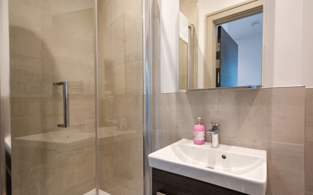Comfy One Bedroom Apartment in Harrow