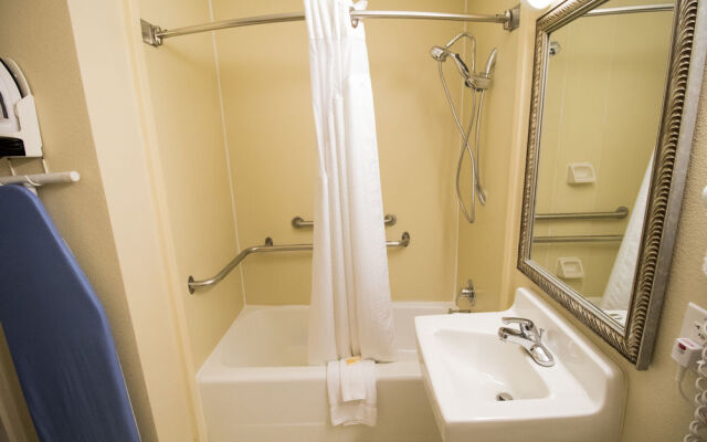 Best Western Premier Airport/Expo Center Hotel