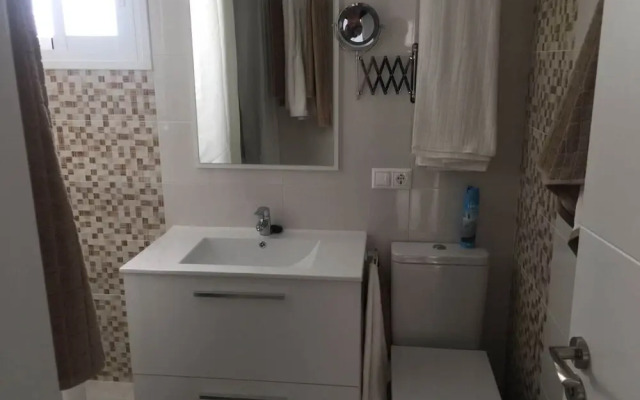 Near Beach 2-bed Apartment in Centrum Fuengirola