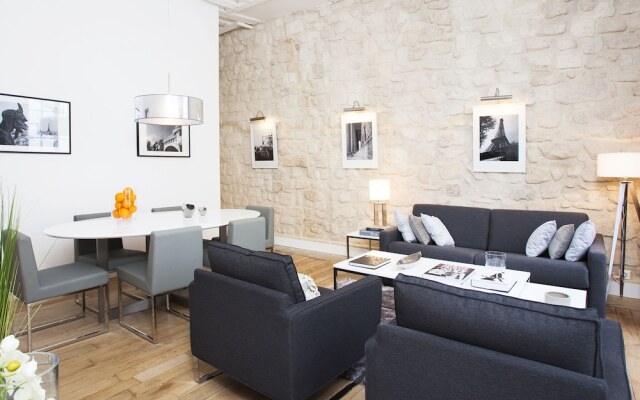 Luxury 2BDR Le Marais I by Livinparis