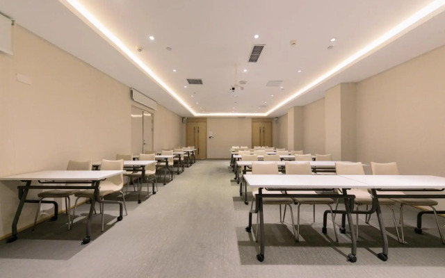 Ji Hotel Zhuozhou East Station