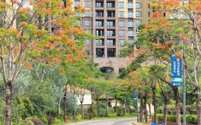 Huizhou Nankunshan Chuyi Designer Parent-child Theme Pool Hot Spring Villa