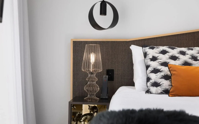Museum Apartment Hotel, Independent Collection by EVT
