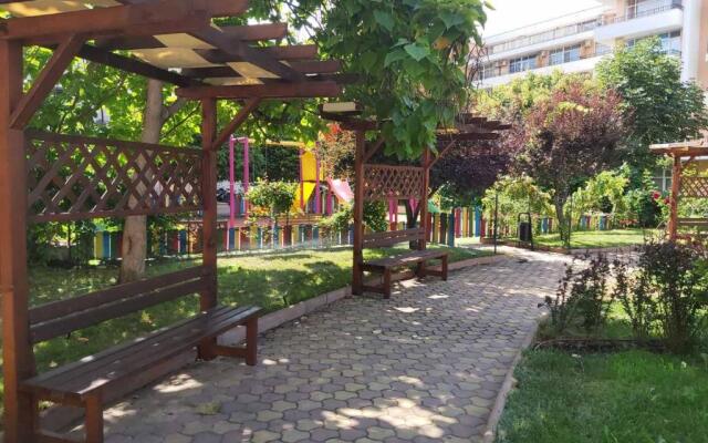 Grand Kamelia Holiday Apartments