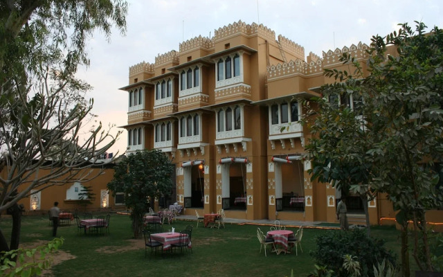 Hotel Pratap Palace