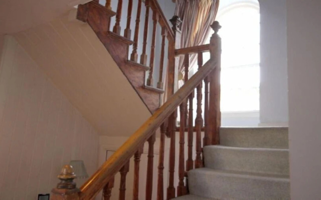 Hill House Clifden