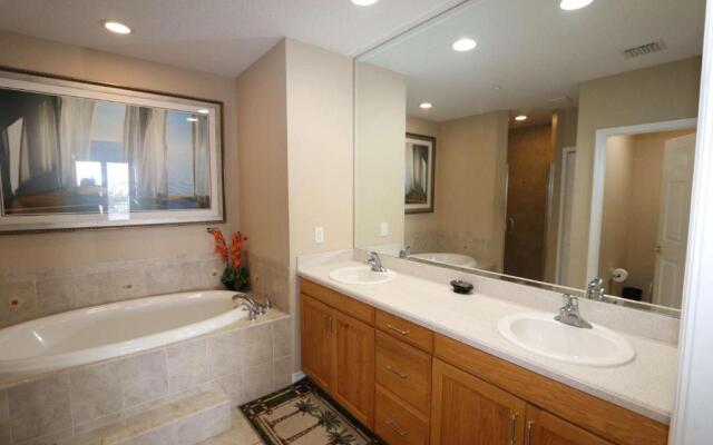 603 Harborview Grande
