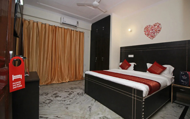 OYO 9192 Hotel Raghav Residency
