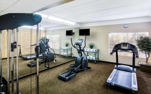 La Quinta Inn And Suites By Wyndham Austin Southwest