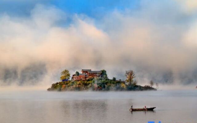 Yiwan Huqi Homestay in Lugu Lake