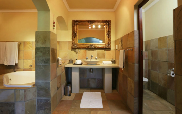 Shangri-La Manor - Adults Only