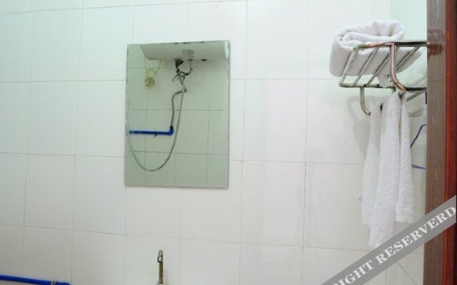 8 Hao Gongguan Inn