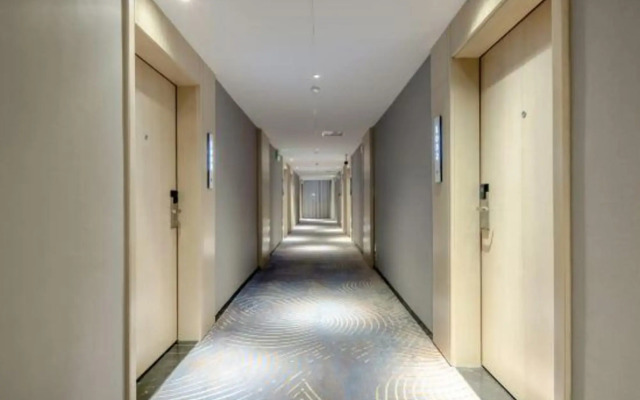 Echarm Hotel (Hezhou Lingfeng Square)