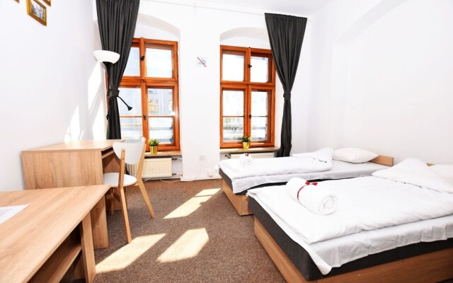 Dukes Hostel - Old Town
