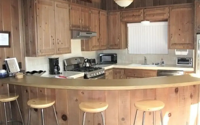 Woodsy 'a' Frame 3 Bedroom Cabin by RedAwning
