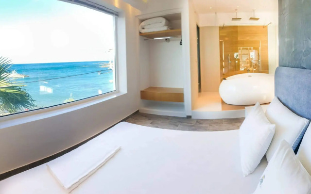 Porto Kalamaki Hotel