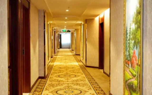 Vienna Hotel (Ji'an Railway Station)