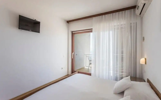 Vedra- Free Parking and Close to the Beach - C3