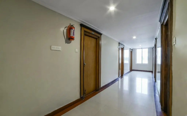 OYO 15752 KBR Residency