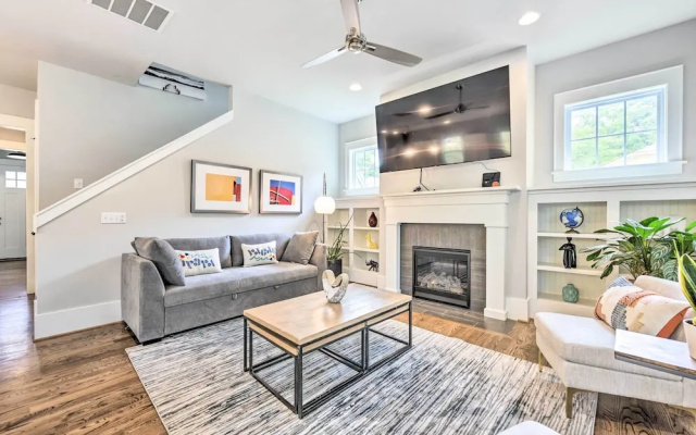 Modern Charlotte Home ~ 4 Mi to Downtown!