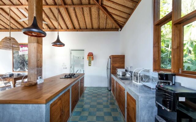 Luxury 4 Bedroom Villa With Private Pool, Bali Villa 2067