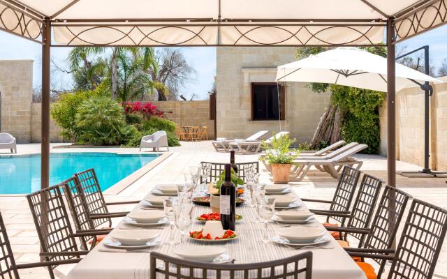 Masseria Le Giare In Carpignano Salentino