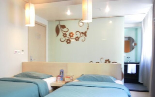 Home 1 Hotel