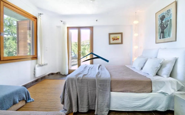 Villa Ailiea with a swimming pool and fantastic sea view near Ioulis - фото 3