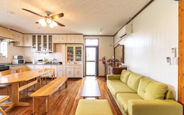 Green Beach le Island