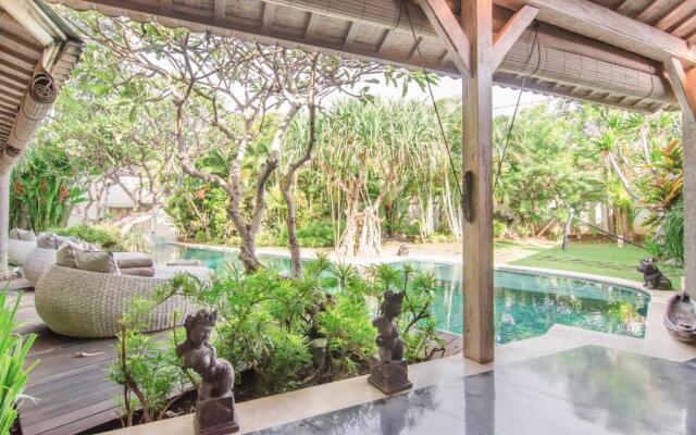 Villa Cinta Damai