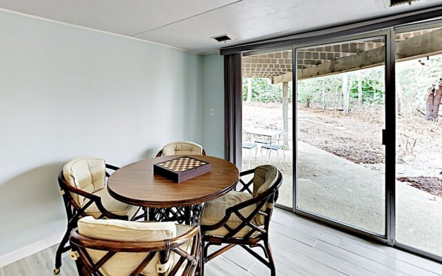 Cape Cod Retreat - 3 Br Home